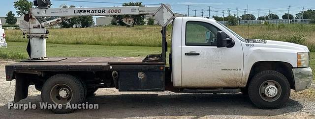 Image of Chevrolet 3500HD equipment image 3