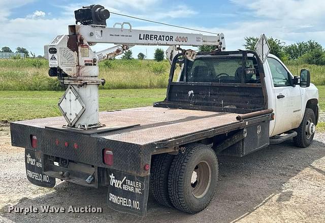 Image of Chevrolet 3500HD equipment image 4