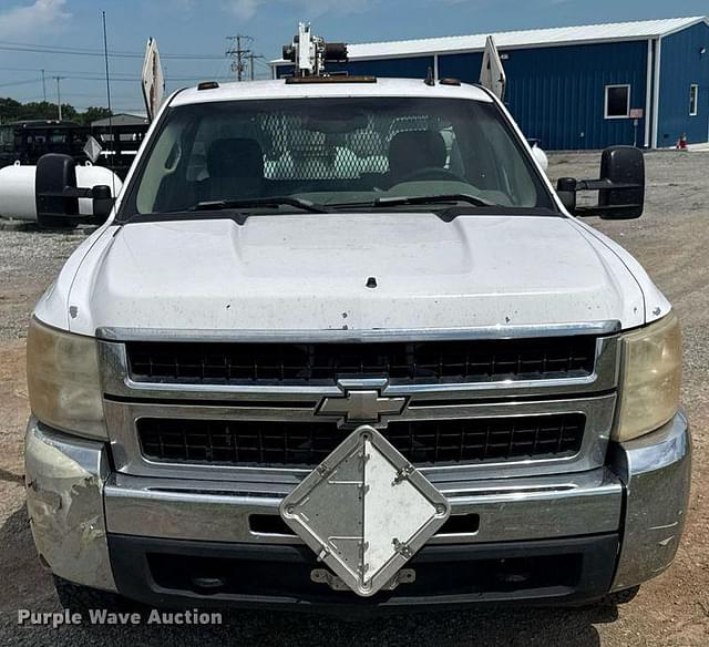 Image of Chevrolet 3500HD equipment image 1