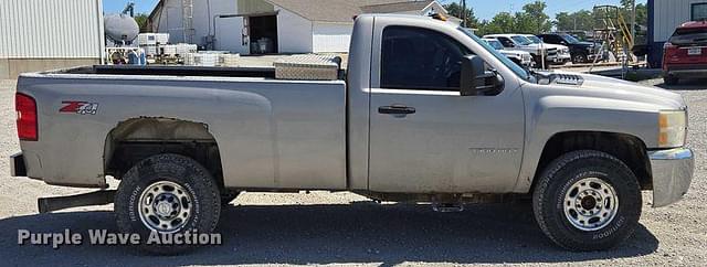 Image of Chevrolet 3500HD equipment image 3