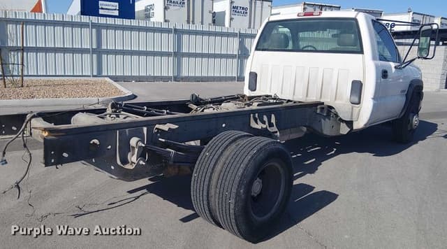 Image of Chevrolet 3500HD equipment image 4