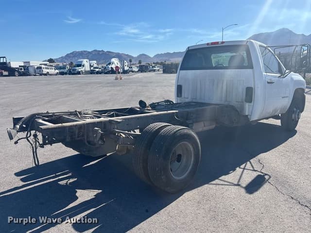 Image of Chevrolet Silverado equipment image 4