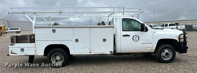 Image of Chevrolet 3500HD equipment image 3