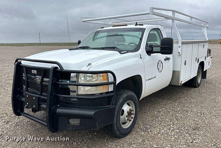 Image of Chevrolet 3500HD Primary image