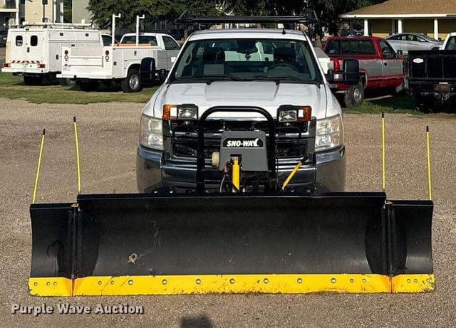 Image of Chevrolet 3500HD equipment image 1