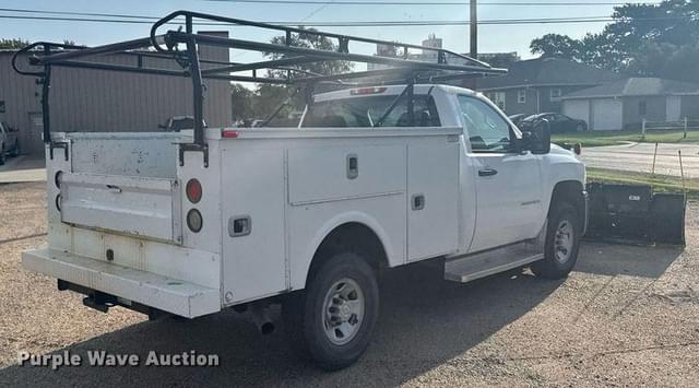 Image of Chevrolet 3500HD equipment image 4