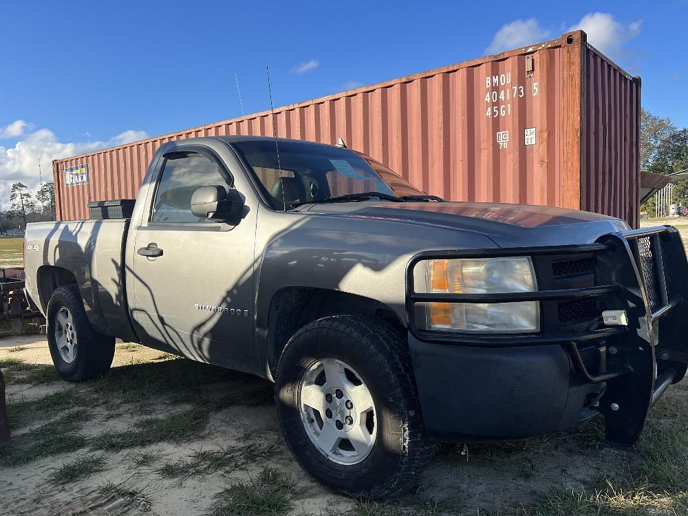 Image of Chevrolet Silverado Image 0