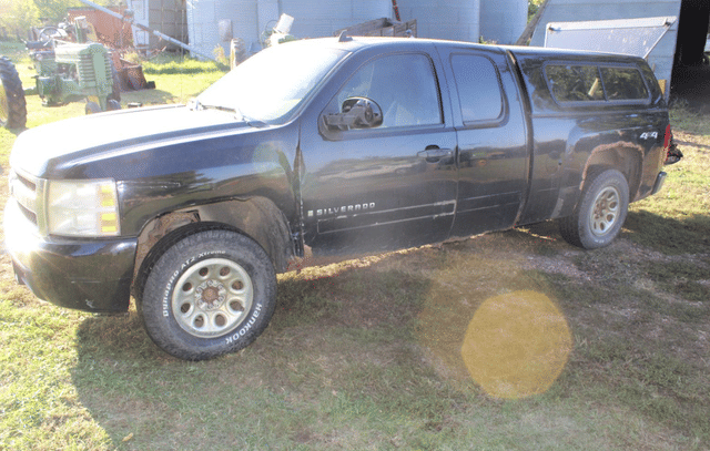 Image of Chevrolet Silverado equipment image 3