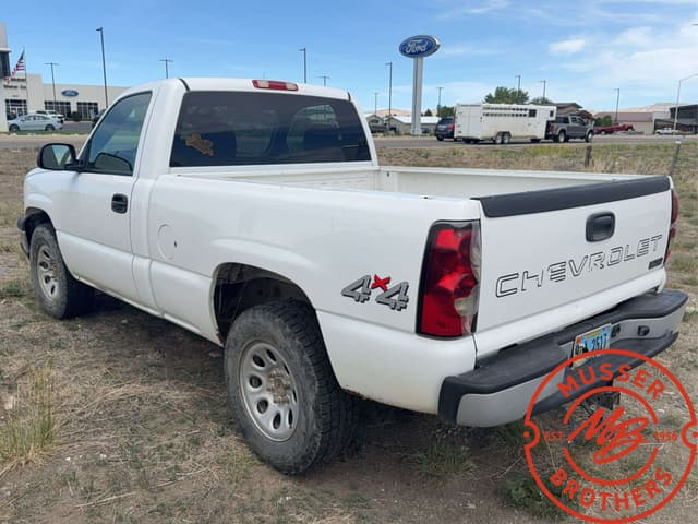 Image of Chevrolet 1500 equipment image 2