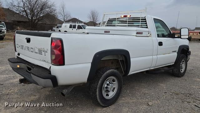 Image of Chevrolet 2500 equipment image 4