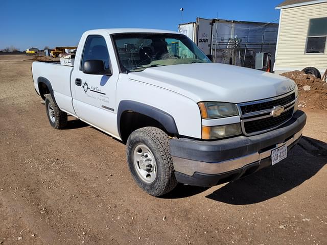 Image of Chevrolet 2500 equipment image 1