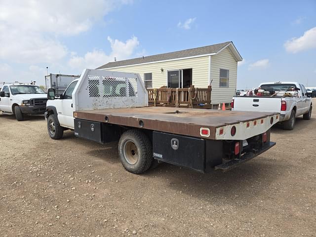 Image of Chevrolet 3500 equipment image 3