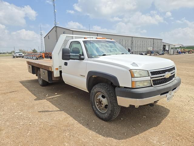 Image of Chevrolet 3500 equipment image 1