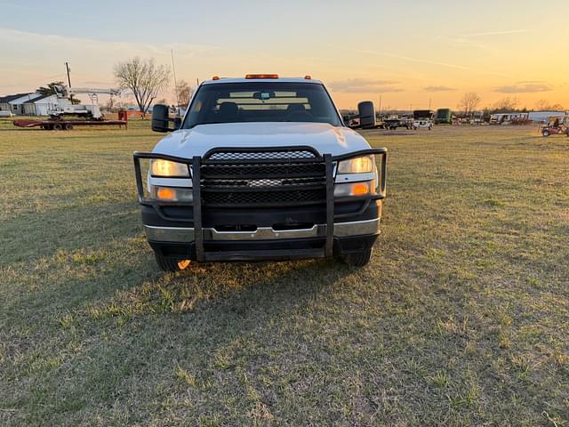 Image of Chevrolet 3500 equipment image 1