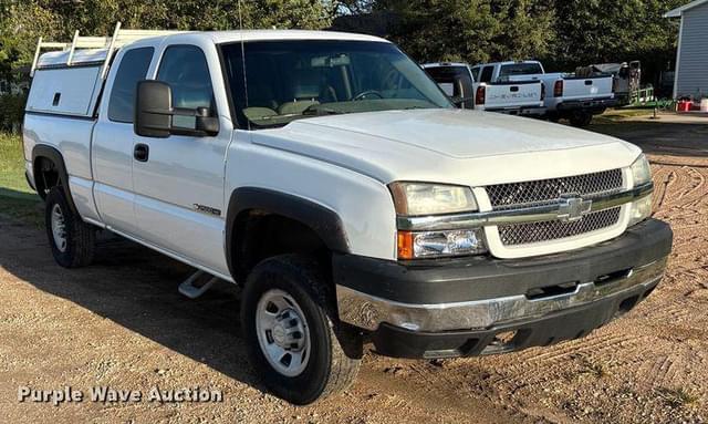 Image of Chevrolet Silverado equipment image 2