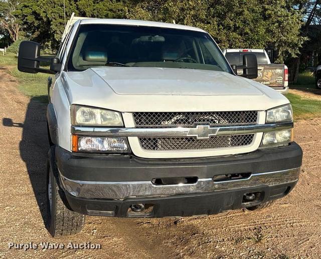Image of Chevrolet Silverado equipment image 1