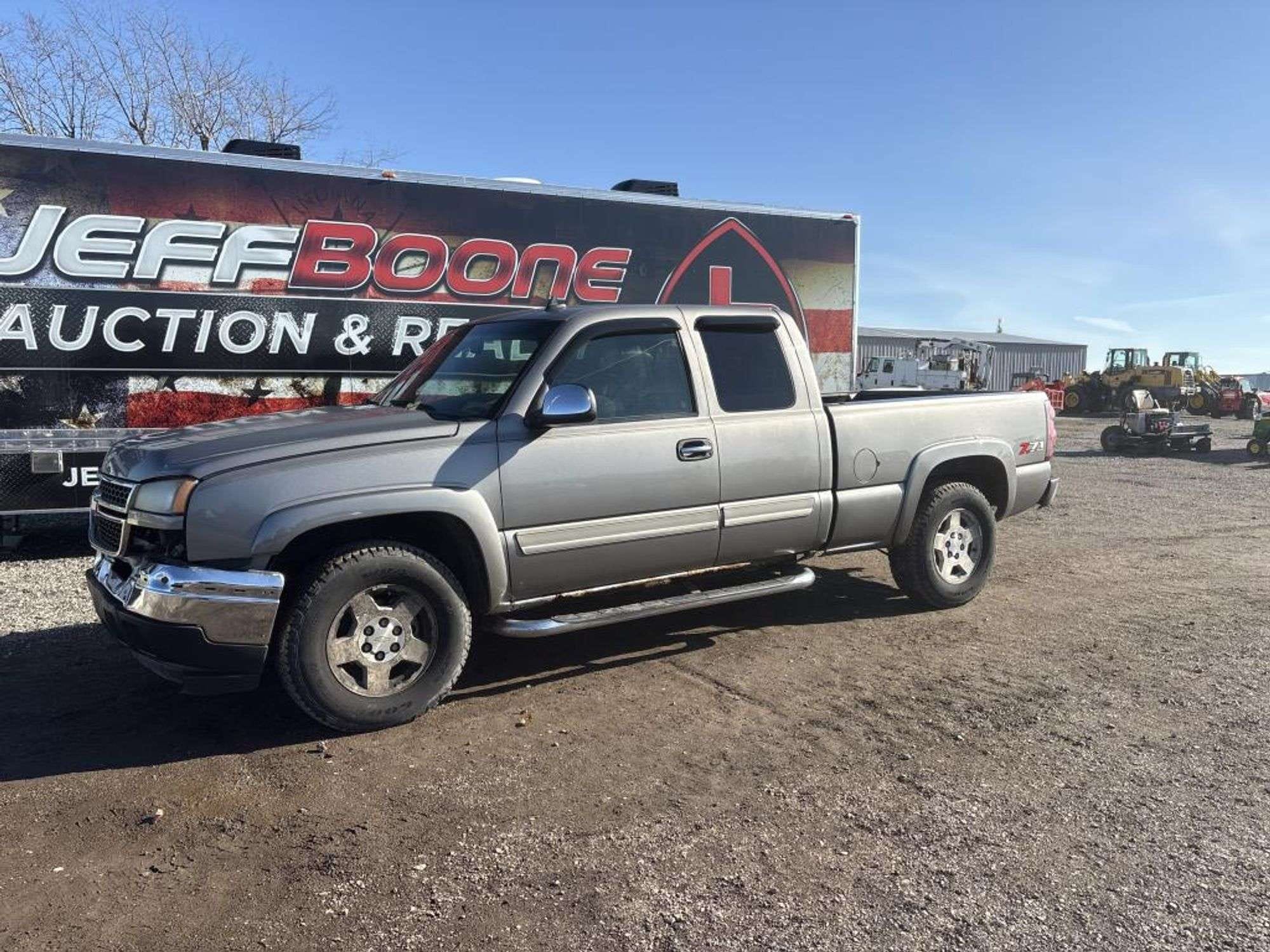 2007 Chevrolet Silverado Equipment Image0