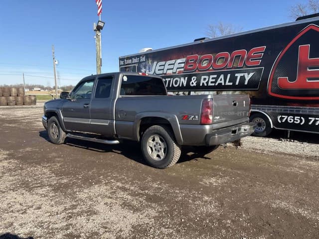Image of Chevrolet Silverado equipment image 2