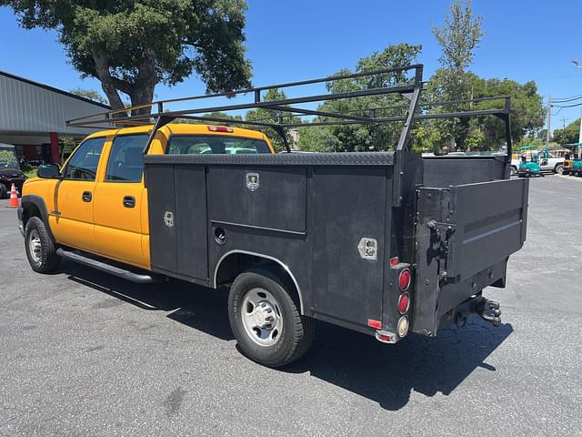 Image of Chevrolet 2500HD equipment image 3