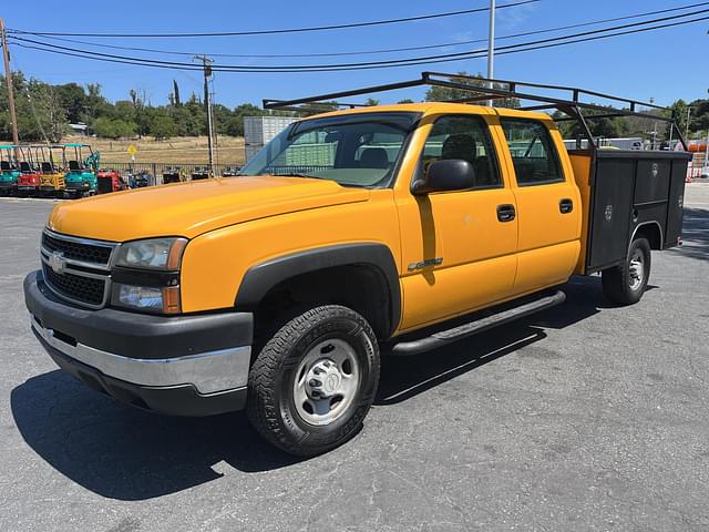 Image of Chevrolet 2500HD equipment image 1