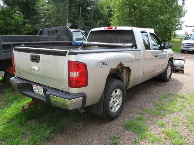 Image of Chevrolet Silverado equipment image 2