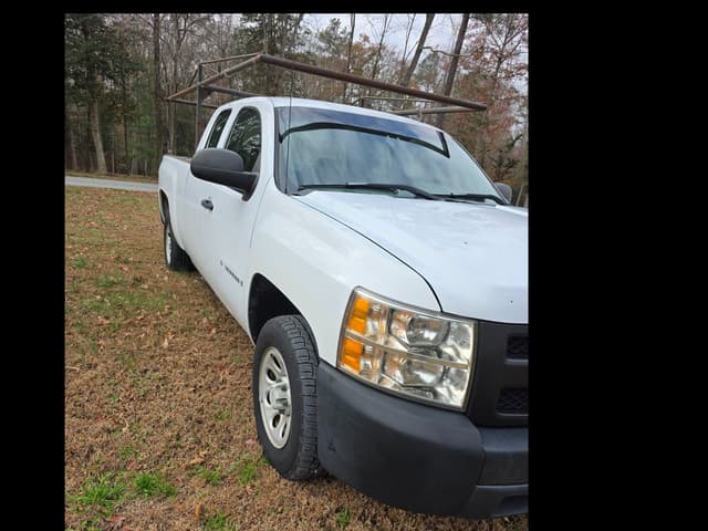 Image of Chevrolet Silverado equipment image 1