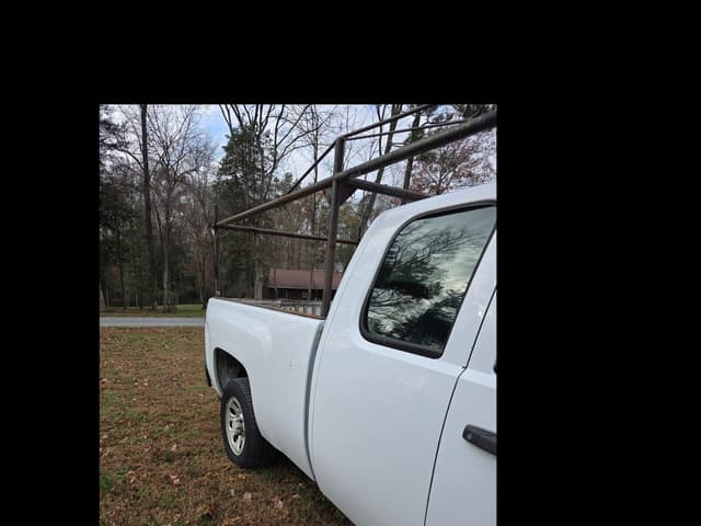 Image of Chevrolet Silverado equipment image 3