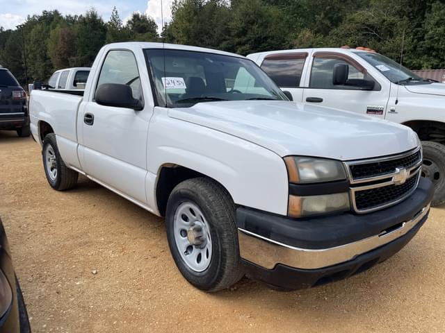Image of Chevrolet Silverado equipment image 1
