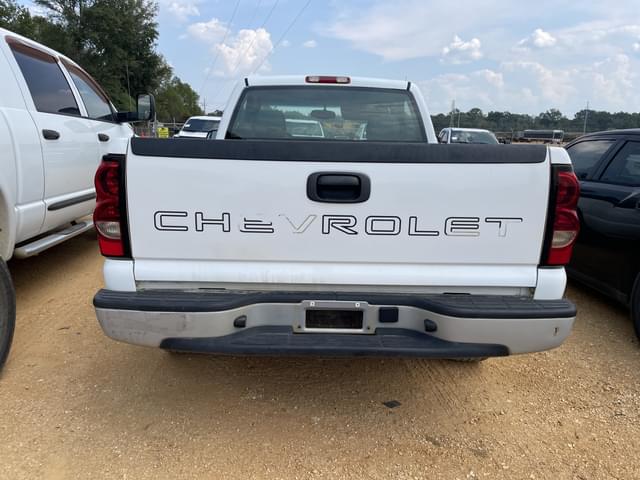 Image of Chevrolet Silverado equipment image 4
