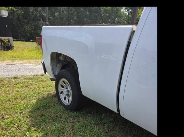 Image of Chevrolet Silverado equipment image 3