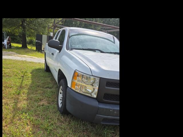 Image of Chevrolet Silverado equipment image 2
