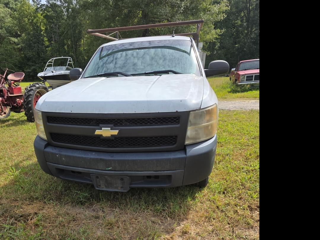 Image of Chevrolet Silverado Primary image