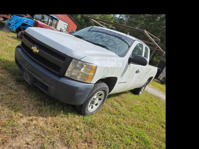 Image of Chevrolet Silverado equipment image 1