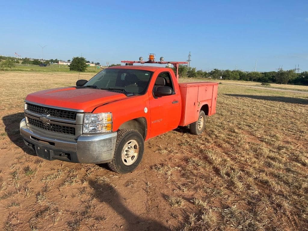 Image of Chevrolet Silverado Primary image