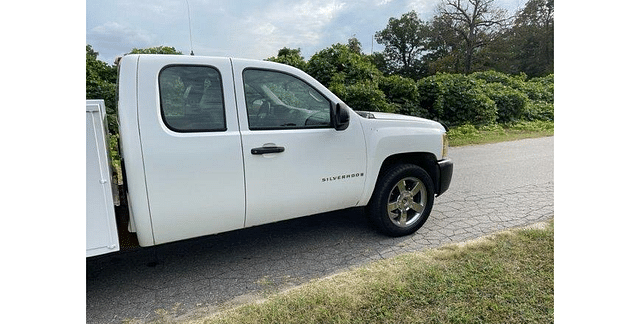 Image of Chevrolet Silverado equipment image 4