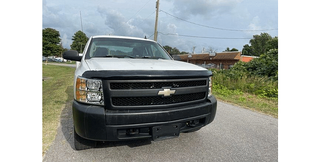 Image of Chevrolet Silverado equipment image 3