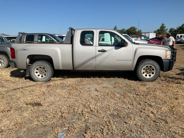 Image of Chevrolet 1500 equipment image 3