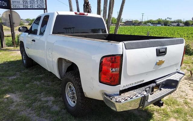 Image of Chevrolet 2500HD equipment image 2