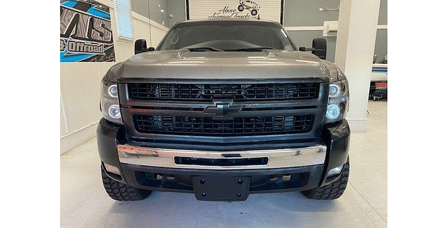 Image of Chevrolet Silverado equipment image 2