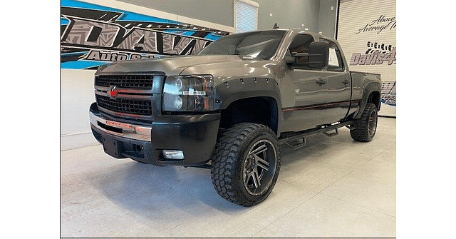 Image of Chevrolet Silverado equipment image 1