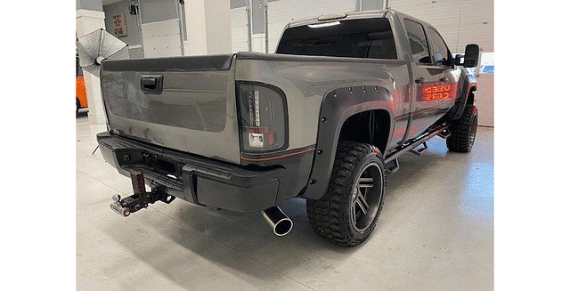 Image of Chevrolet Silverado equipment image 3