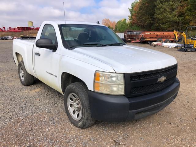 Image of Chevrolet Silverado equipment image 1
