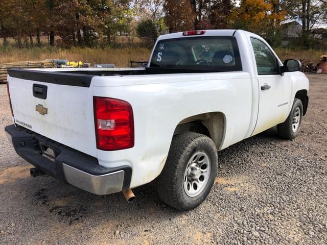 Image of Chevrolet Silverado equipment image 3