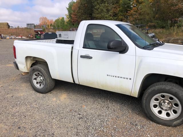 Image of Chevrolet Silverado equipment image 2