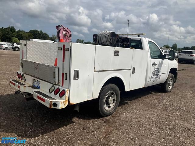 Image of Chevrolet 2500HD equipment image 4