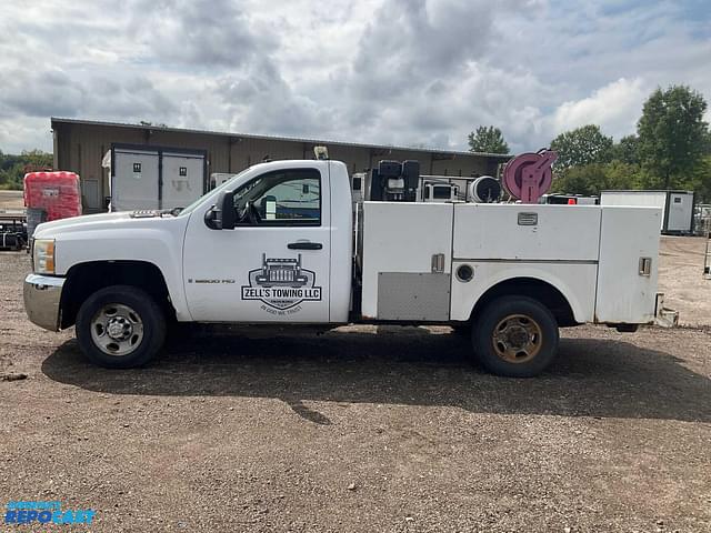 Image of Chevrolet 2500HD equipment image 1