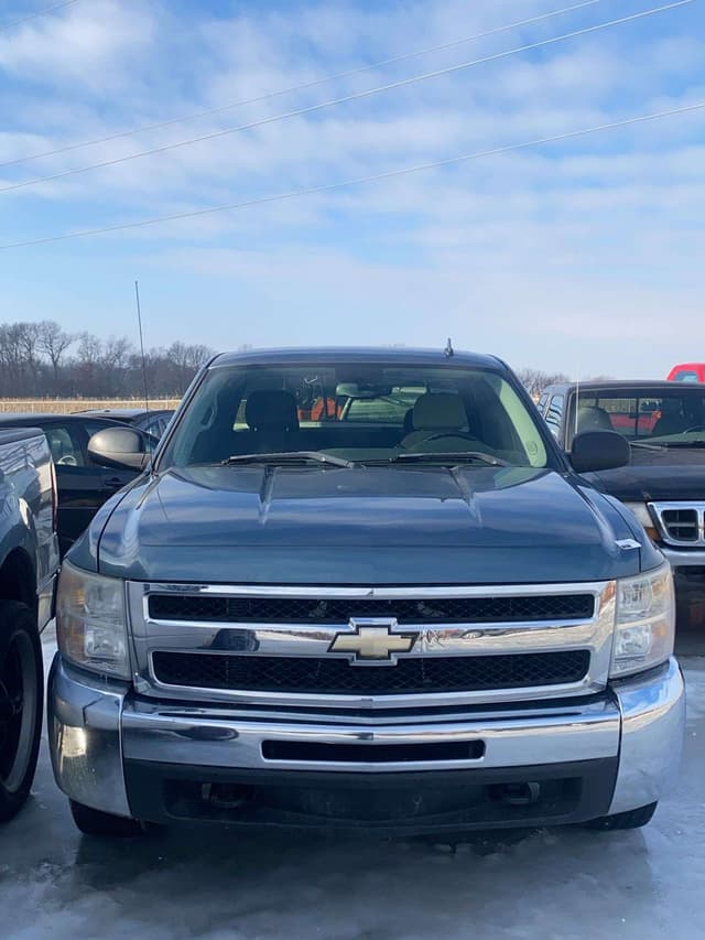 Image of Chevrolet Silverado equipment image 2