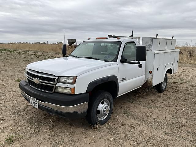 Image of Chevrolet 3500 equipment image 1