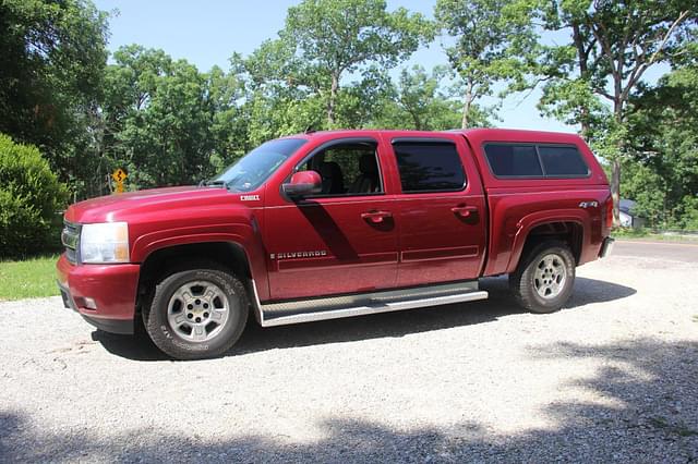 Image of Chevrolet 1500 equipment image 3