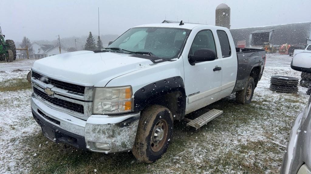 2007 Chevrolet 2500 Equipment Image0